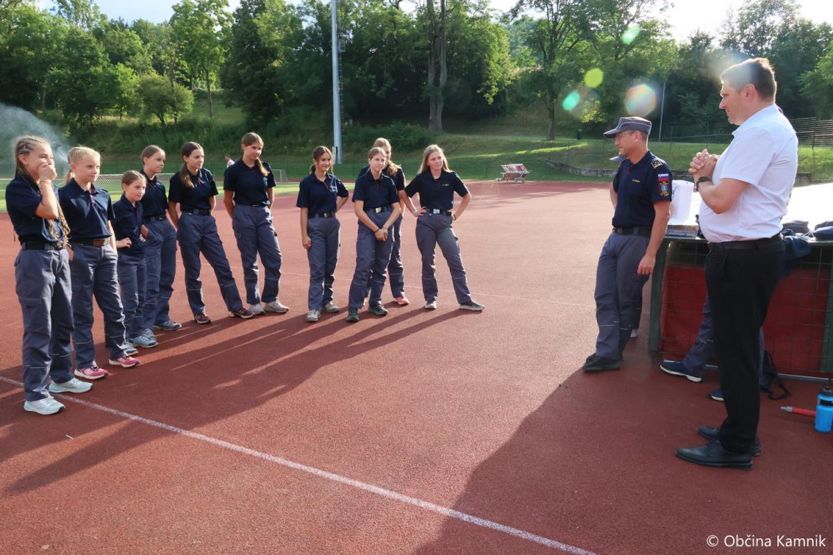 Pred odhodom na gasilsko olimpijado smo zaželeli veliko uspeha mladinkam PGD Zgornji Tuhinj (11)